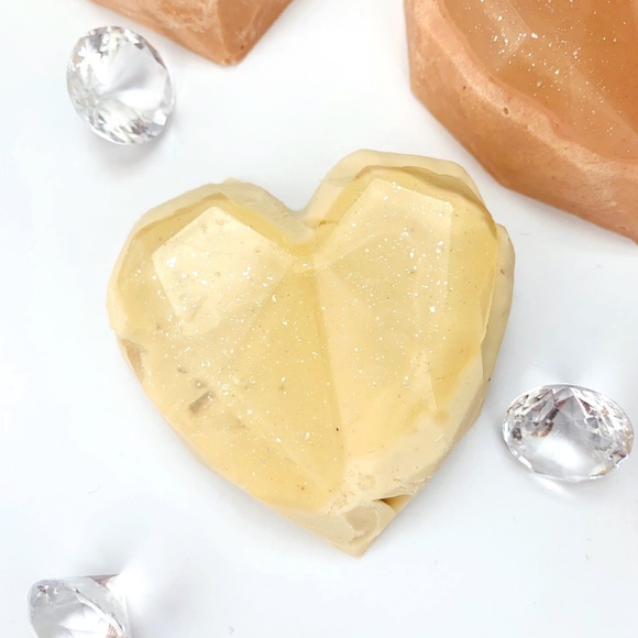 🔴SOLD OUT Two Natural Shea Butter Hearts Hand & Body Soaps (french yellow clay) - Picture 5 of 5